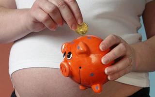 Receiving a lump sum benefit upon the birth of a child